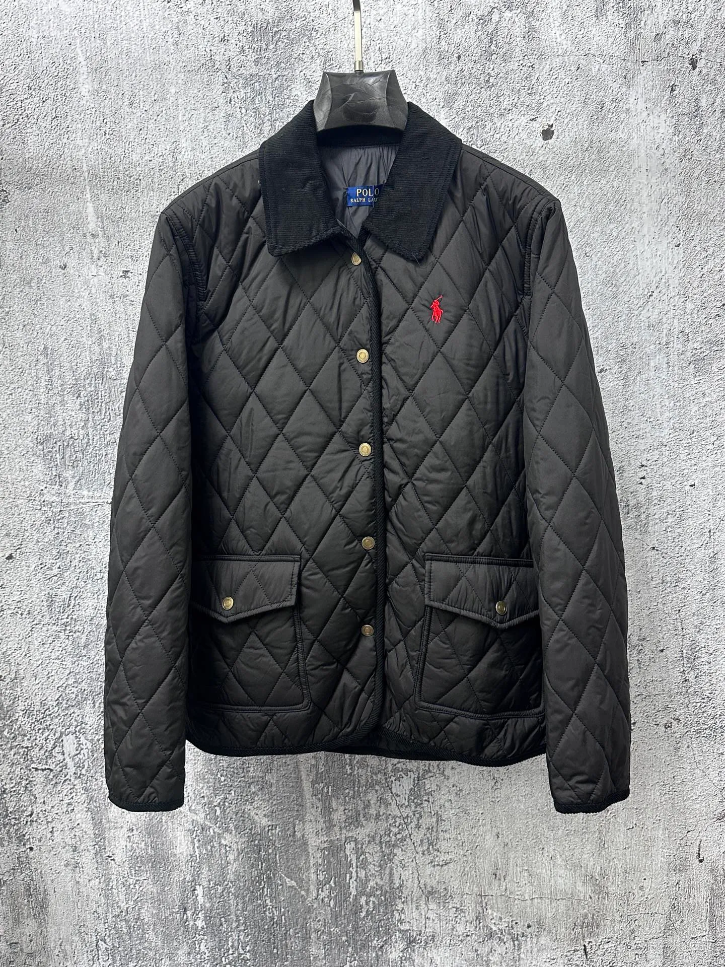 P320 【Ralph Lauren】Ralph Lauren's new brand of corduroy cotton jacket with logo embroidery on the chest, diamond plaid lapel, and perfect control of workmanship details, exquisite small logo embroidery on the chest, corduroy color-blocked lapel, and pocket design show details and highlight your personality! The version is simple but not simple! It is very youthful and energetic, and can be easily worn by both men and women. It is very in line with the fashion aesthetic concepts of today's young people! Size:S-XL